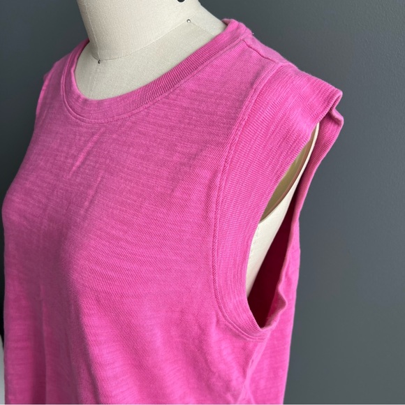 Faherty Sunwashed Slub Muscle Tank - Picture 3 of 8